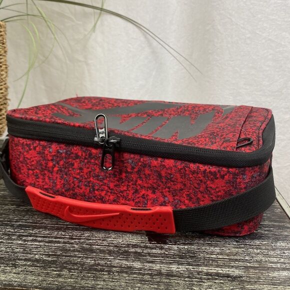 Nike Red & Black Zip Close Hard Shell Square Insulated Strap Bag - Picture 3 of 7